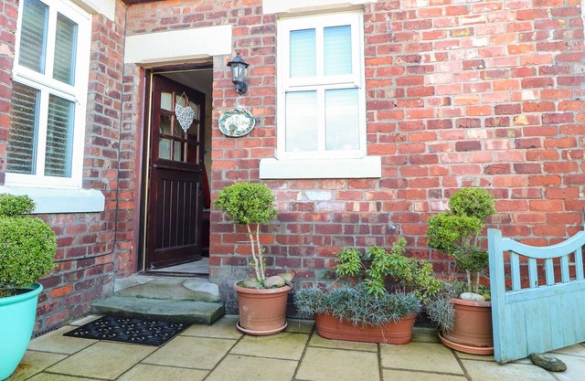 Old Hollow Cottage, SOUTHPORT