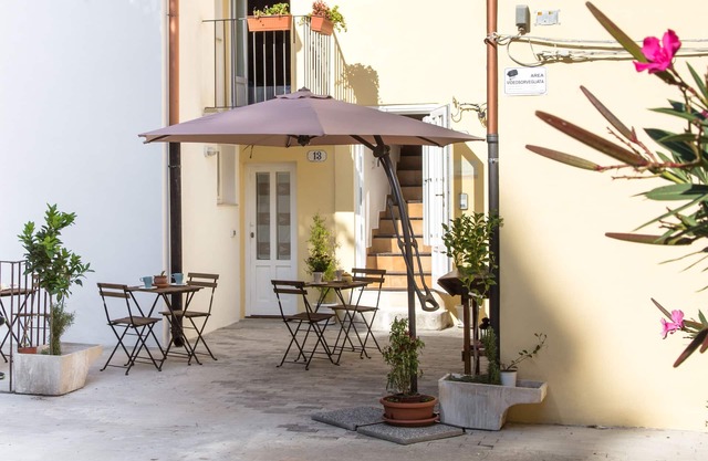 Old Market House Giuly