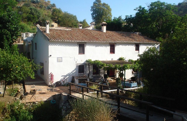 Ancien moulin sur la rivière, à distance de marche du village