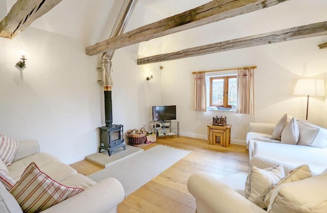 Old Root House, Lavant