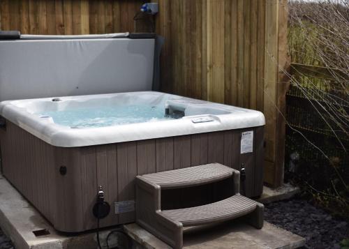 Old Round House with hot tub