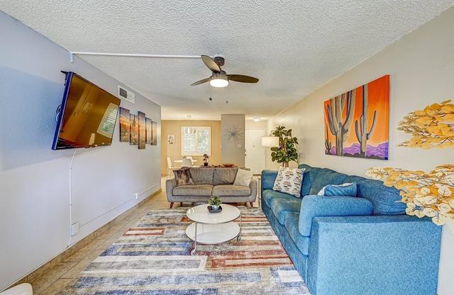Old Town Retreat: Cozy Scottsdale Condo with an Unbeatable Location
