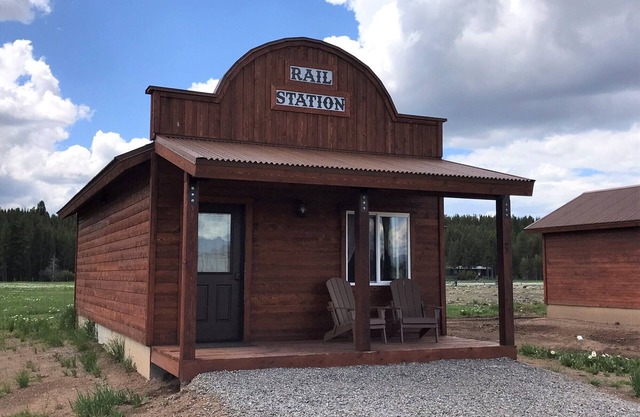 Old West Escapes, Rail Station