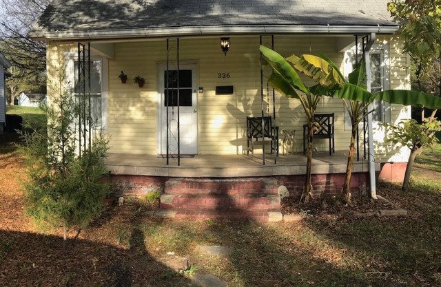 Old Yeller - Renovated House in Aragon c.1906 Near Winthrop & Glencairn Garden