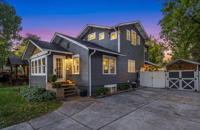 Olive Place - Old Town Living!!
