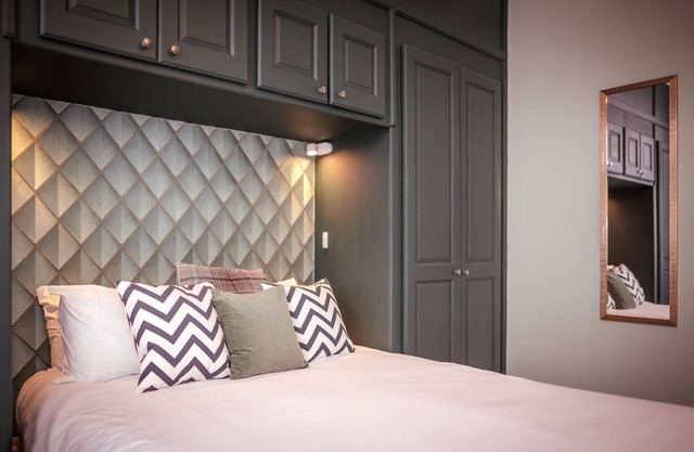 Olive Tree - gloriously central, yet with tranquil garden & parking space