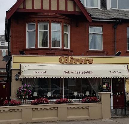 OLIVERS Strickley over 35 years only