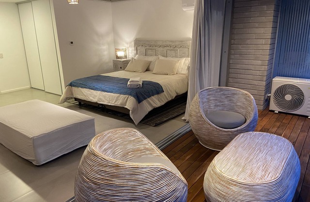 Olivos Harbour Premium Deco Apartment 55 sqm - 400 mb WIFI - pool - gym