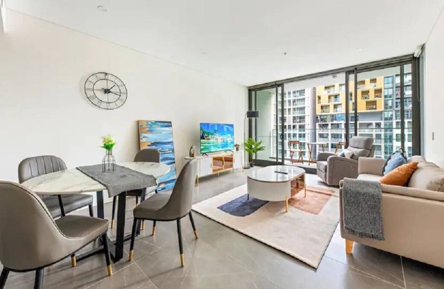 Olympic Park 1 Bed Apt | MHS