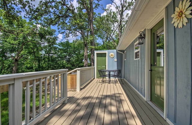 Omaha Apartment 3 Mi to Cricket Creek Marina!