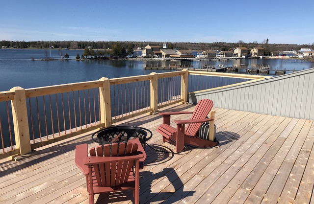 Sur Cedarville Bay 3 Bed / 2 Bath Nautical Paradise