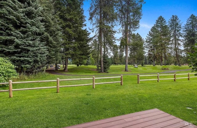 On Golf Course, Walk to Lake, Hot Tub