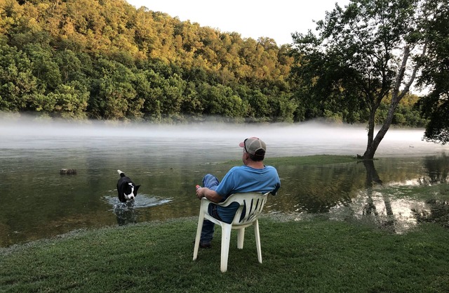 Sur les rives de la rivière Whiter, privé avec rampe, idéal pour les réunions et la pêche