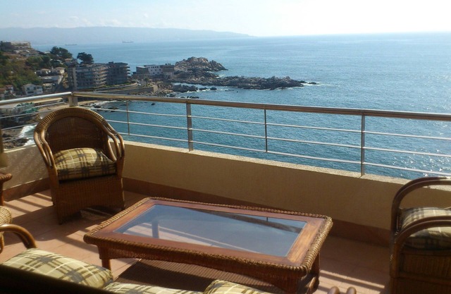 On the Beach! Gorgeous Ocean Views