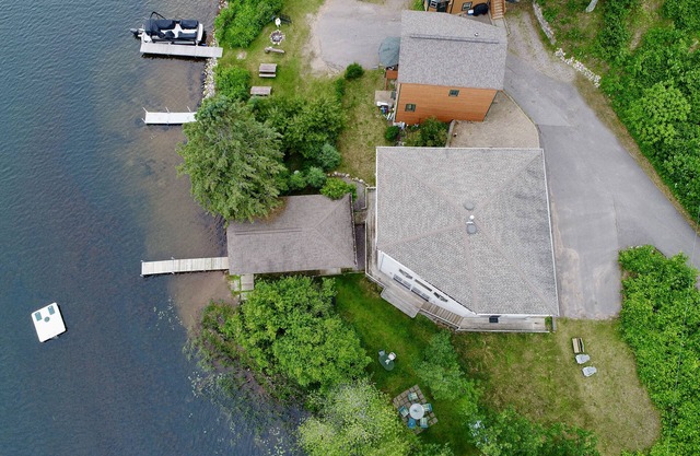 On the Minocqua Chain! Pet Friendly! 5 Bedroom! June 28th-July 5th is Open!