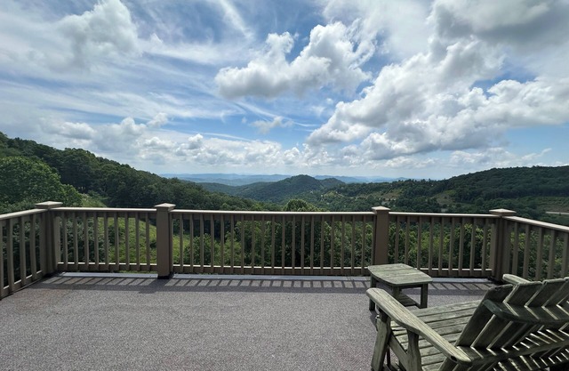 On the Rocks - Cozy 1-br condo w/ stunning views 5 mins to downtown Blowing Rock