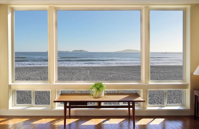 Summer Getaway Beach House, cuisine de luxe, chambres confortables, conseils, kayaks, vues!