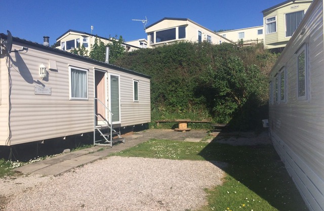 AU BORD DE MER, tranquille