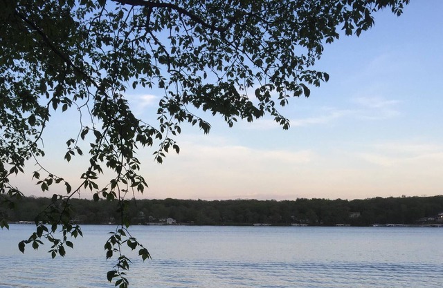 Sur l'eau sur Okoboji East Lake