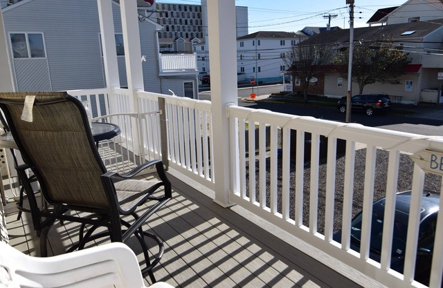 Un bloc et demi à la plage, Wawa, restaurants et bars. LOCATION SAISONNIÈRE