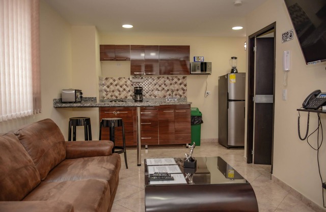 Une chambre AC HOT TUB WIFI King Bed 2 écrans plats. Ascenseur Parque Poblado