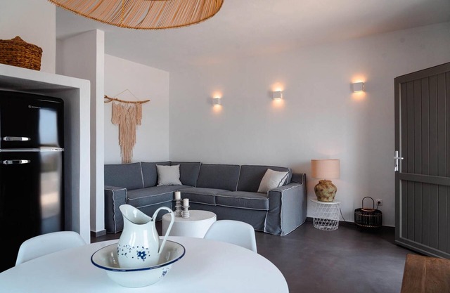 One Bedroom Apartment by Living Blue Tinos