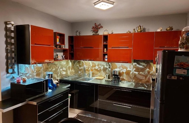 One bedroom apartment new with large living room