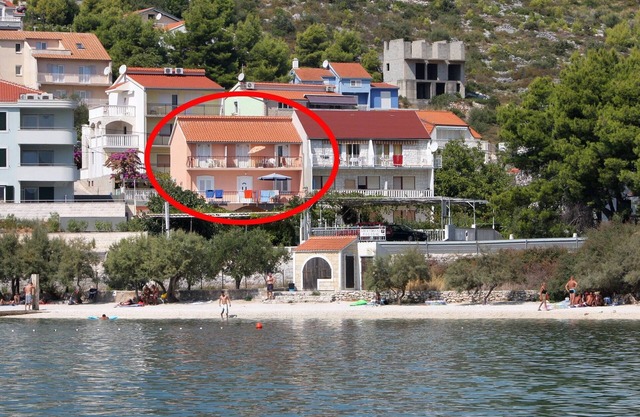 Appartement d'une chambre avec la terrasse Marina, Trogir (A-6116-f)