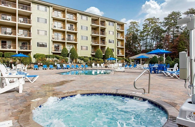 One Bedroom Condo, Laurel Crest (2730263)
