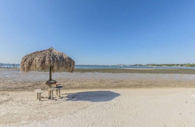 One bedroom condo. Ground floor. Remodeled Nov 2023 & FULL Waterview