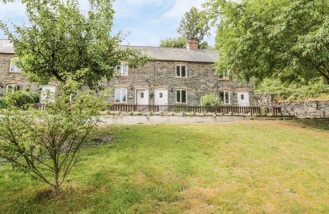 Charmante maison de campagne en pierre du XVIIe siècle