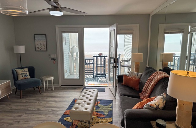 BEACH FRONT-MAY WEEKDAY’s STILL AVAILABLE- 1 Bedroom steps to SAND,SUN and FUN