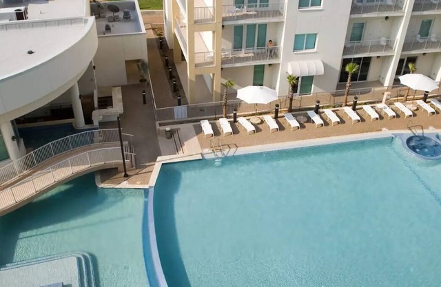 One Bedroom King Bed SPI