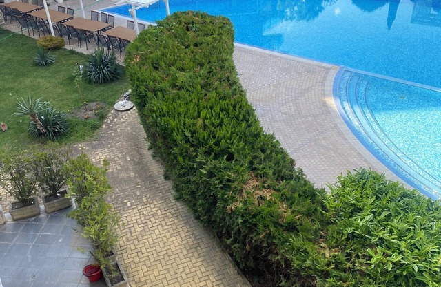 One-bedroom with pool view 300 from the beach 303