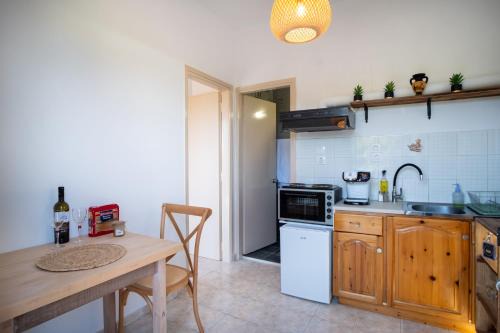 One House Pythagoreio