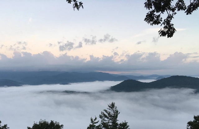 Unique en son genre ... Au-dessus des nuages