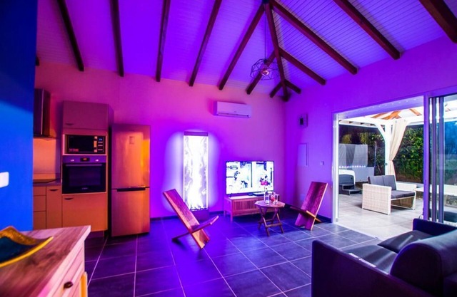 Unique! Superb villa, swimming pool, jacuzzi, sauna, open-air shower