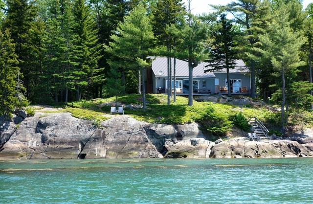 Vues uniques en leur genre! Sanctuaire de bord de mer privé et paradis des amoureux de la nature