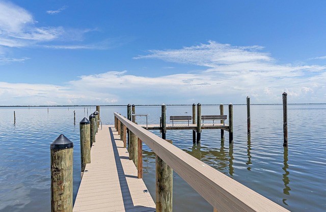One-of-a-Kind Villa in Beach Castle Direct Views of the Bay, Walk to Beach