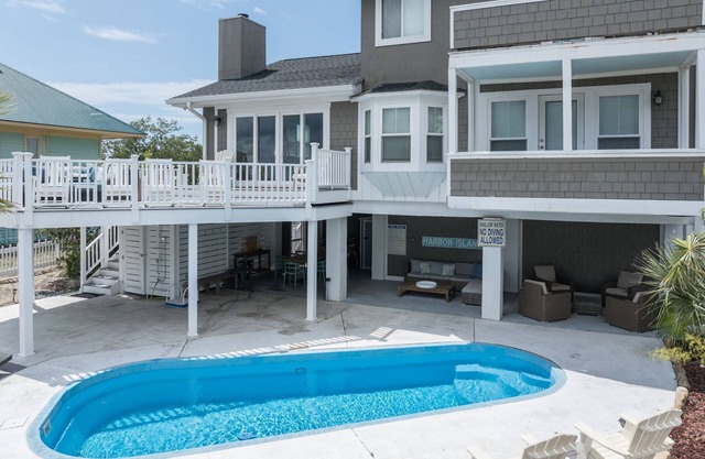One Particular Harbor - Harbor Island Oceanfront, Private Pool!