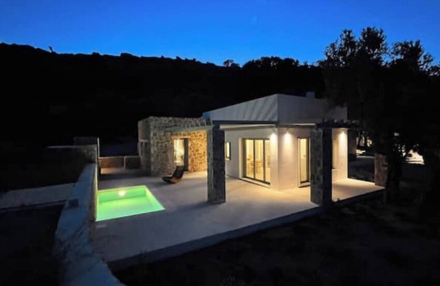 One property, 3 cottages with plunge pools, 6 bedrooms, set in an olive grove
