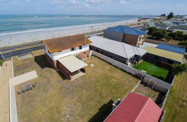 One Sea Parade Port Macdonnell