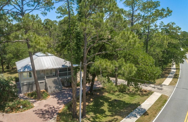 Only 5 min from the St. George or Apalachicola!