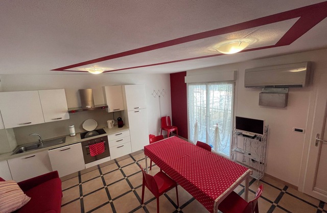 only 50meters from beach and Cap Martin