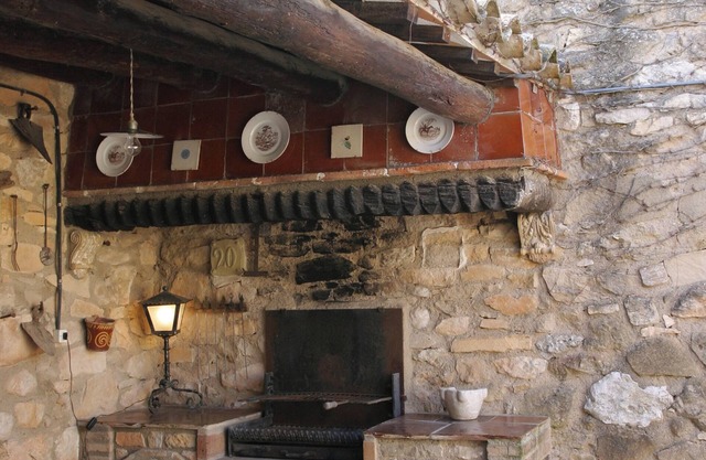 Only for couples house with barbecue and garden