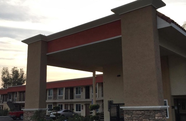 Ontario Inn & Suites