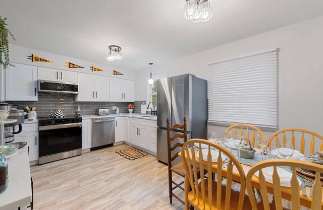 ONU Guest House presents an Elegant Cottage w/ King Bed, Arcade, Gym & Theater