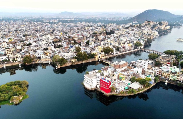oolala-votre maison au bord du lac dans le centre d'Udaipur (Green Room)