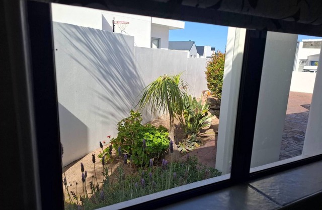 OosiesRus - Charmante Villa Langebaan avec Vue sur le Jardin