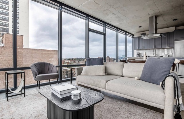Open Lakeview 2BR w/ Gym & Grills, nr Lakefront Trail, by Blueground